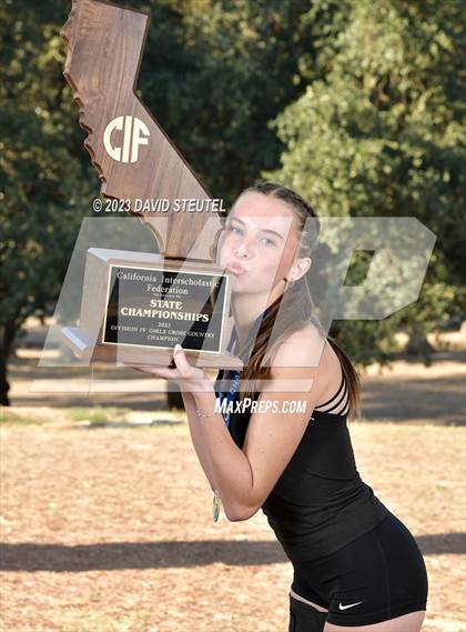 Thumbnail 2 in CIF State Cross Country Championships (Girls Awards) photogallery.