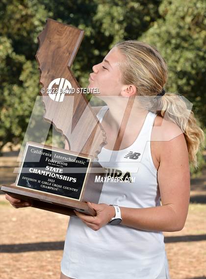 Thumbnail 2 in CIF State Cross Country Championships (Girls Awards) photogallery.