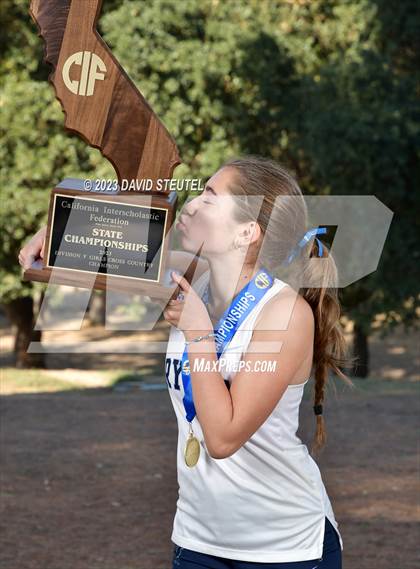 Thumbnail 3 in CIF State Cross Country Championships (Girls Awards) photogallery.