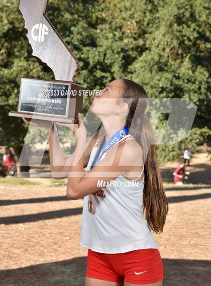 Thumbnail 2 in CIF State Cross Country Championships (Girls Awards) photogallery.