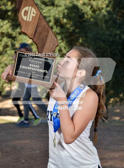 Thumbnail 2 in CIF State Cross Country Championships (Girls Awards) photogallery.
