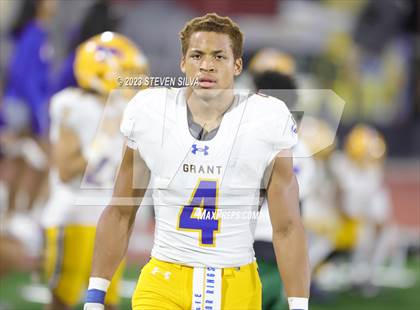 Thumbnail 1 in Grant vs. La Serna (CIF Division 2-AA State Final) photogallery.