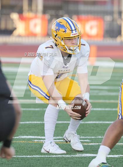 Thumbnail 1 in Grant vs. La Serna (CIF Division 2-AA State Final) photogallery.