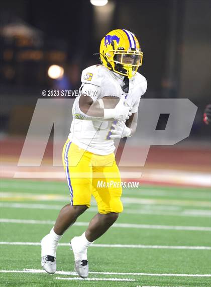 Thumbnail 2 in Grant vs. La Serna (CIF Division 2-AA State Final) photogallery.