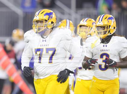 Thumbnail 2 in Grant vs. La Serna (CIF Division 2-AA State Final) photogallery.