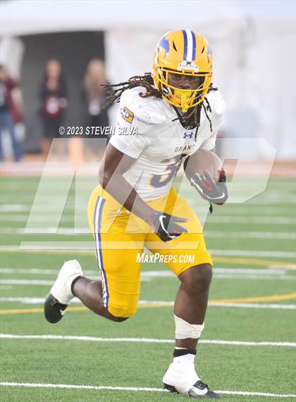 Thumbnail 1 in Grant vs. La Serna (CIF Division 2-AA State Final) photogallery.