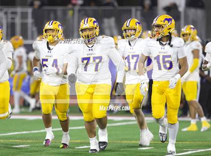 Thumbnail 2 in Grant vs. La Serna (CIF Division 2-AA State Final) photogallery.