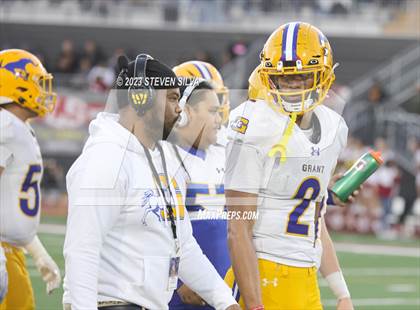 Thumbnail 3 in Grant vs. La Serna (CIF Division 2-AA State Final) photogallery.