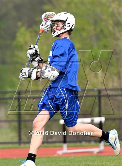 Thumbnail 2 in Walled Lake Western vs. Salem photogallery.