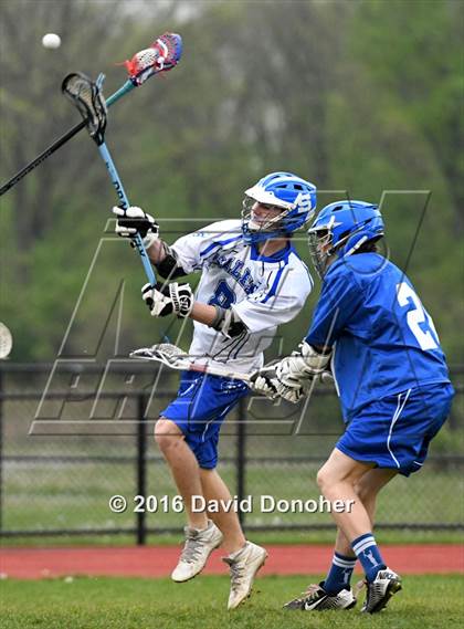 Thumbnail 2 in Walled Lake Western vs. Salem photogallery.