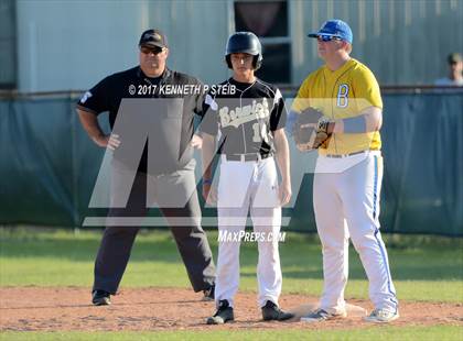 Thumbnail 2 in Berwick vs. Buckeye (LHSAA 3A Quarterfinal) photogallery.