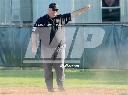 Thumbnail 2 in Berwick vs. Buckeye (LHSAA 3A Quarterfinal) photogallery.
