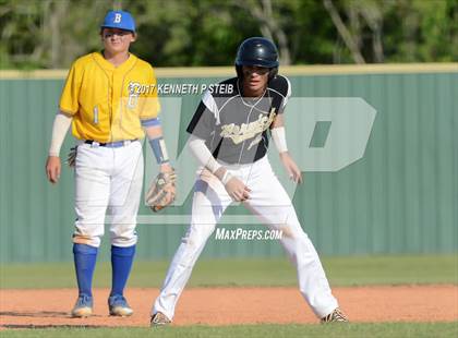 Thumbnail 3 in Berwick vs. Buckeye (LHSAA 3A Quarterfinal) photogallery.