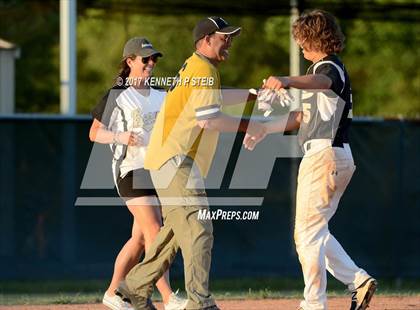 Thumbnail 1 in Berwick vs. Buckeye (LHSAA 3A Quarterfinal) photogallery.