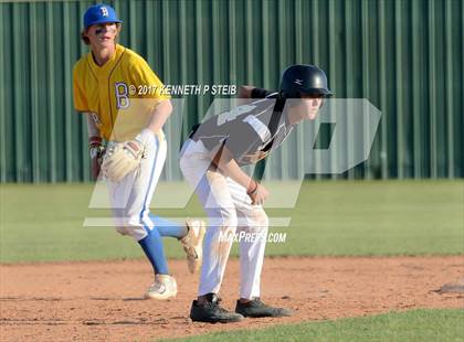 Thumbnail 3 in Berwick vs. Buckeye (LHSAA 3A Quarterfinal) photogallery.