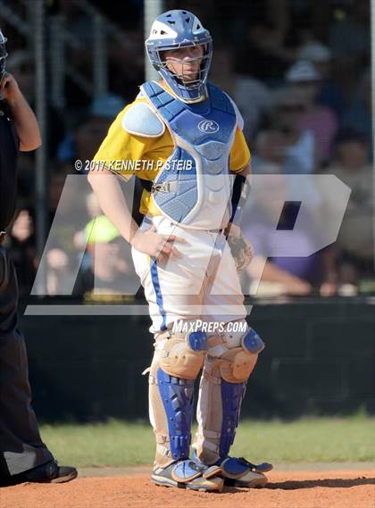 Thumbnail 2 in Berwick vs. Buckeye (LHSAA 3A Quarterfinal) photogallery.