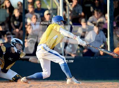 Thumbnail 2 in Berwick vs. Buckeye (LHSAA 3A Quarterfinal) photogallery.