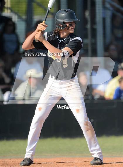 Thumbnail 3 in Berwick vs. Buckeye (LHSAA 3A Quarterfinal) photogallery.
