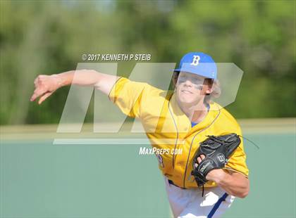 Thumbnail 2 in Berwick vs. Buckeye (LHSAA 3A Quarterfinal) photogallery.