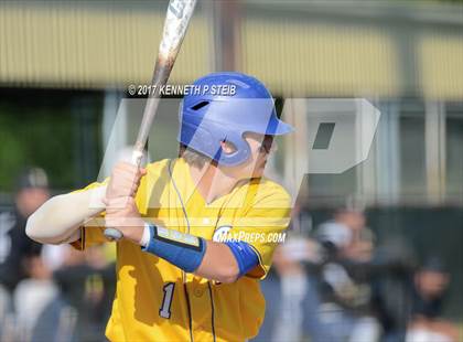 Thumbnail 2 in Berwick vs. Buckeye (LHSAA 3A Quarterfinal) photogallery.