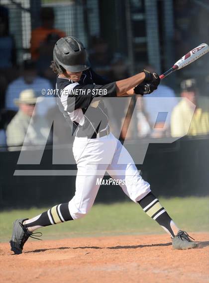 Thumbnail 2 in Berwick vs. Buckeye (LHSAA 3A Quarterfinal) photogallery.