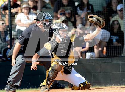 Thumbnail 2 in Berwick vs. Buckeye (LHSAA 3A Quarterfinal) photogallery.