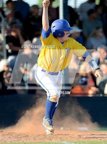 Thumbnail 2 in Berwick vs. Buckeye (LHSAA 3A Quarterfinal) photogallery.