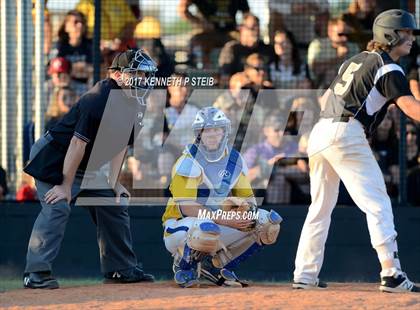 Thumbnail 3 in Berwick vs. Buckeye (LHSAA 3A Quarterfinal) photogallery.