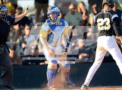 Thumbnail 2 in Berwick vs. Buckeye (LHSAA 3A Quarterfinal) photogallery.
