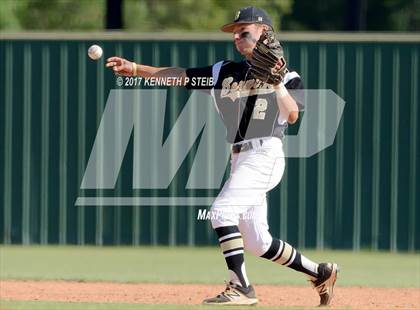 Thumbnail 2 in Berwick vs. Buckeye (LHSAA 3A Quarterfinal) photogallery.