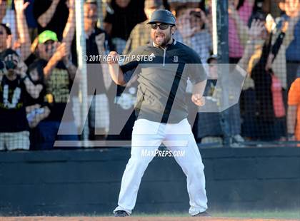 Thumbnail 2 in Berwick vs. Buckeye (LHSAA 3A Quarterfinal) photogallery.