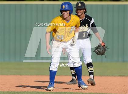 Thumbnail 3 in Berwick vs. Buckeye (LHSAA 3A Quarterfinal) photogallery.