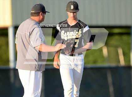 Thumbnail 1 in Berwick vs. Buckeye (LHSAA 3A Quarterfinal) photogallery.