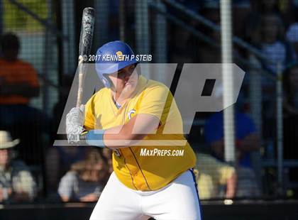 Thumbnail 2 in Berwick vs. Buckeye (LHSAA 3A Quarterfinal) photogallery.