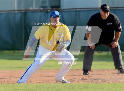 Thumbnail 3 in Berwick vs. Buckeye (LHSAA 3A Quarterfinal) photogallery.