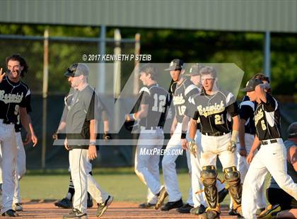 Thumbnail 3 in Berwick vs. Buckeye (LHSAA 3A Quarterfinal) photogallery.