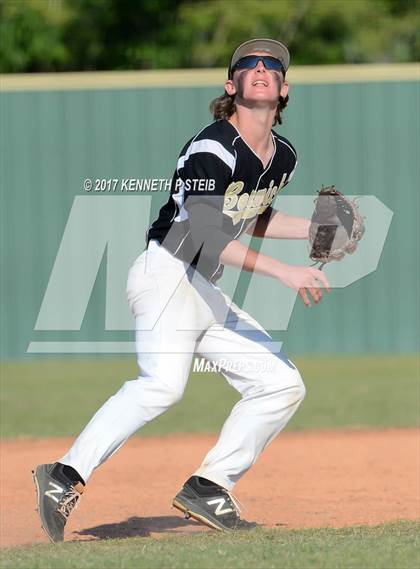 Thumbnail 3 in Berwick vs. Buckeye (LHSAA 3A Quarterfinal) photogallery.