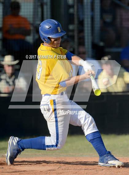 Thumbnail 2 in Berwick vs. Buckeye (LHSAA 3A Quarterfinal) photogallery.