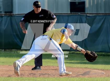 Thumbnail 1 in Berwick vs. Buckeye (LHSAA 3A Quarterfinal) photogallery.