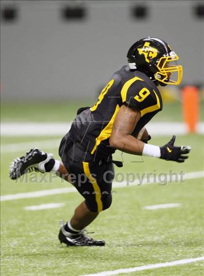 Thumbnail 1 in Steele vs. East Central (Texas Football Classic) photogallery.