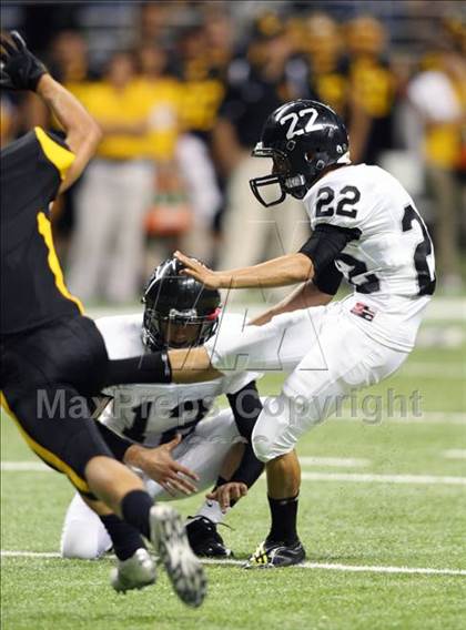 Thumbnail 2 in Steele vs. East Central (Texas Football Classic) photogallery.