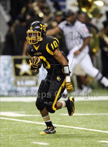 Thumbnail 1 in Steele vs. East Central (Texas Football Classic) photogallery.