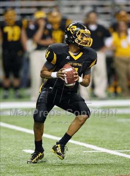 Thumbnail 1 in Steele vs. East Central (Texas Football Classic) photogallery.
