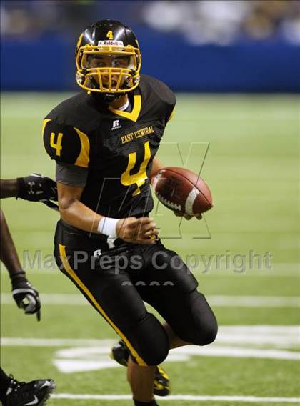 Thumbnail 1 in Steele vs. East Central (Texas Football Classic) photogallery.