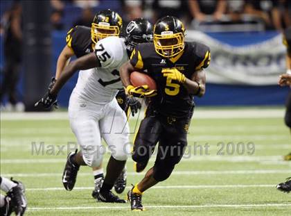Thumbnail 3 in Steele vs. East Central (Texas Football Classic) photogallery.