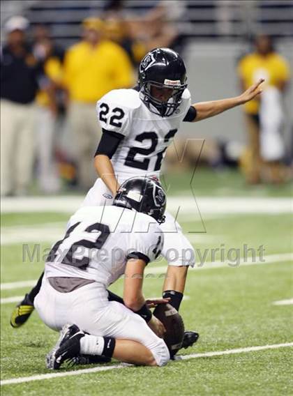 Thumbnail 2 in Steele vs. East Central (Texas Football Classic) photogallery.
