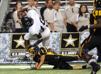 Thumbnail 3 in Steele vs. East Central (Texas Football Classic) photogallery.