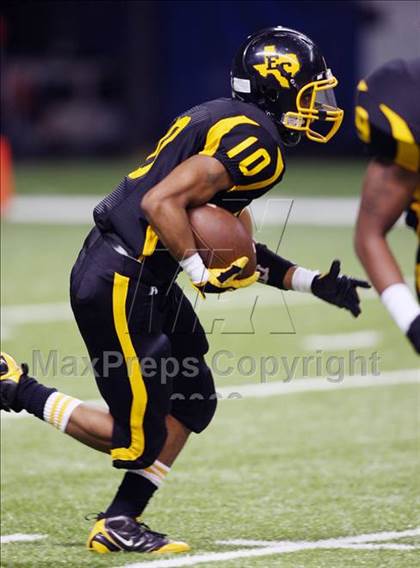 Thumbnail 2 in Steele vs. East Central (Texas Football Classic) photogallery.