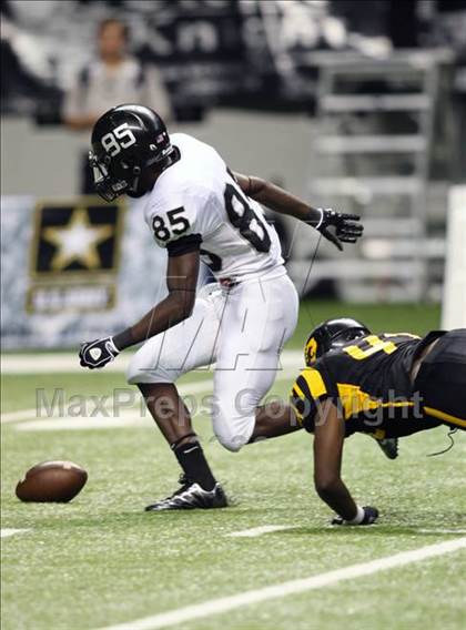 Thumbnail 1 in Steele vs. East Central (Texas Football Classic) photogallery.