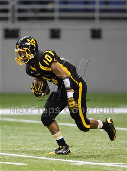 Thumbnail 2 in Steele vs. East Central (Texas Football Classic) photogallery.